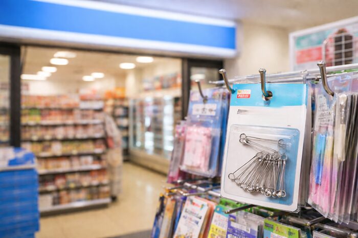 安全ピン コンビニ ローソン